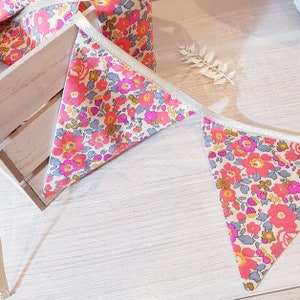 Garland of pennants 1 side in Liberty Betsy of your choice and 1 side in plain cotton, 3 lengths of your choice and customizable