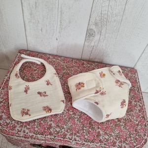 Baby diaper, bib and wipes in double gauze with small flower pattern available in several sizes