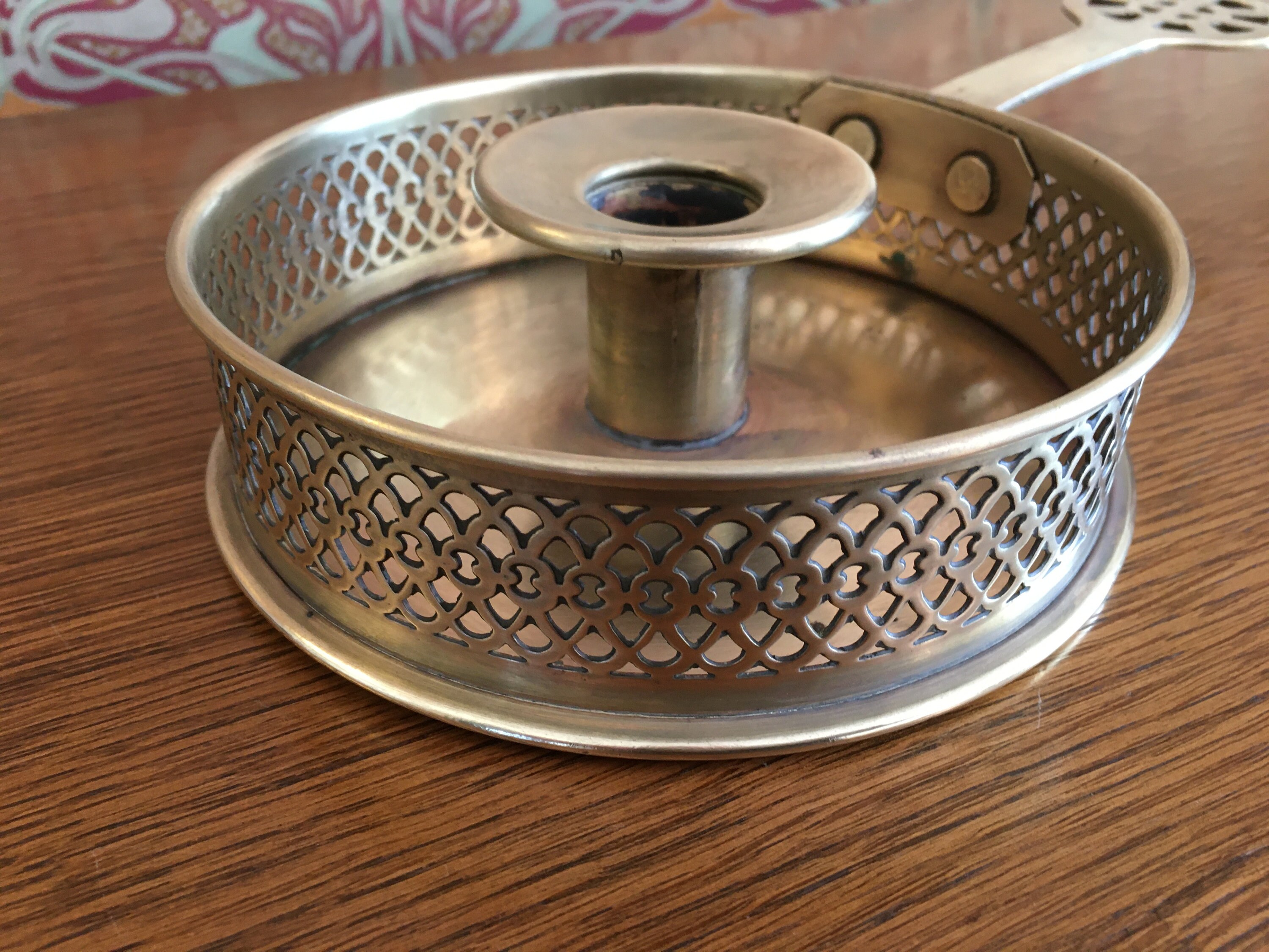 Jahrgang durchbohrt Galerie Seite Messing Kammer Kerzenhalter | Etsy