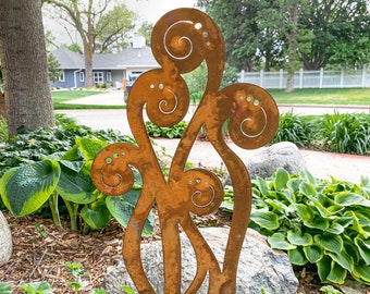 Abstract Metal Yard Decor Garden Stakes, Organic Fiddlehead Fern Metal Garden Sculpture, Unique Fall Outdoor Abstract Shape yard art