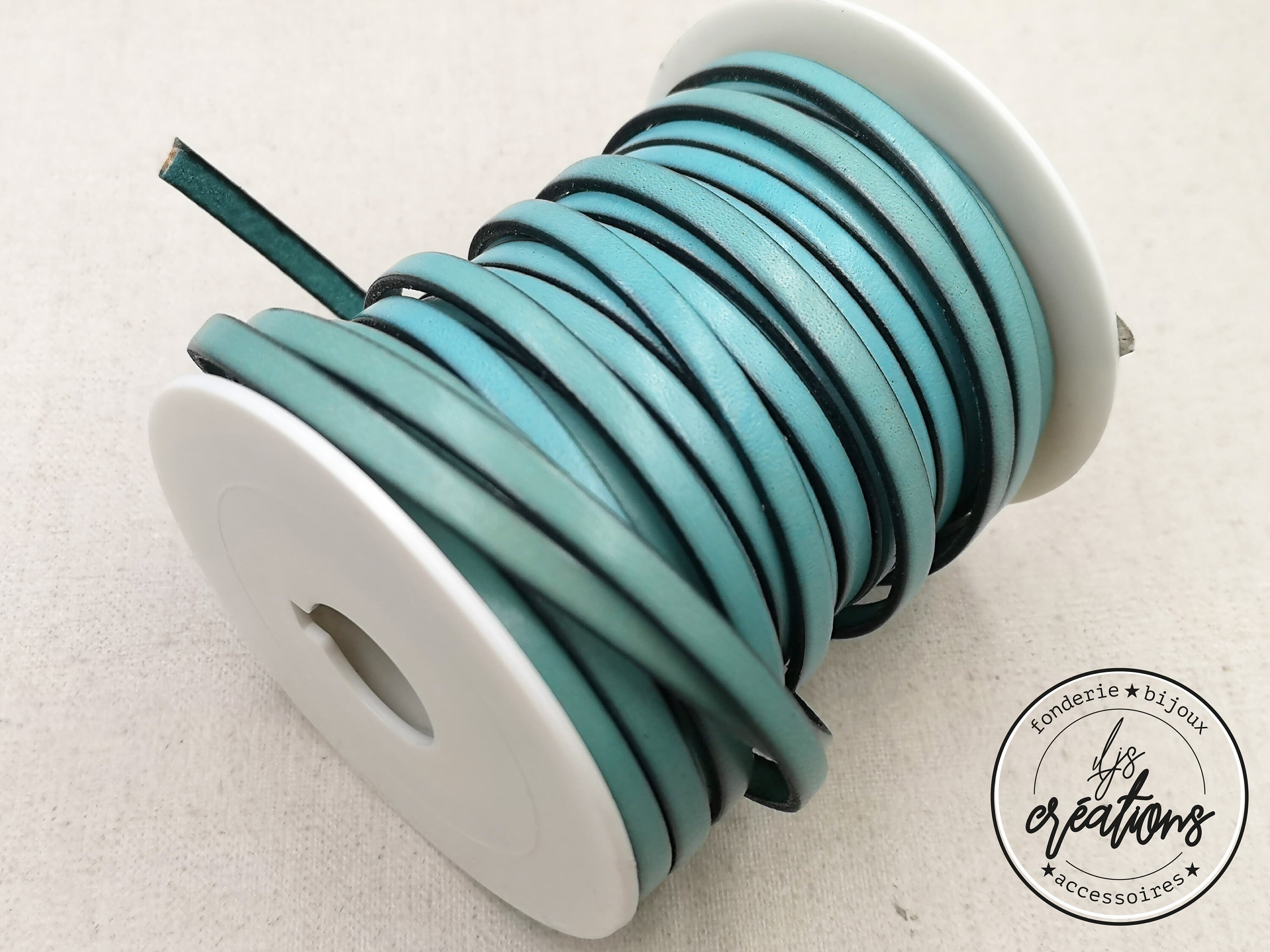 End of stock Turquoise blue 0.50 cm leather 5x2mm
