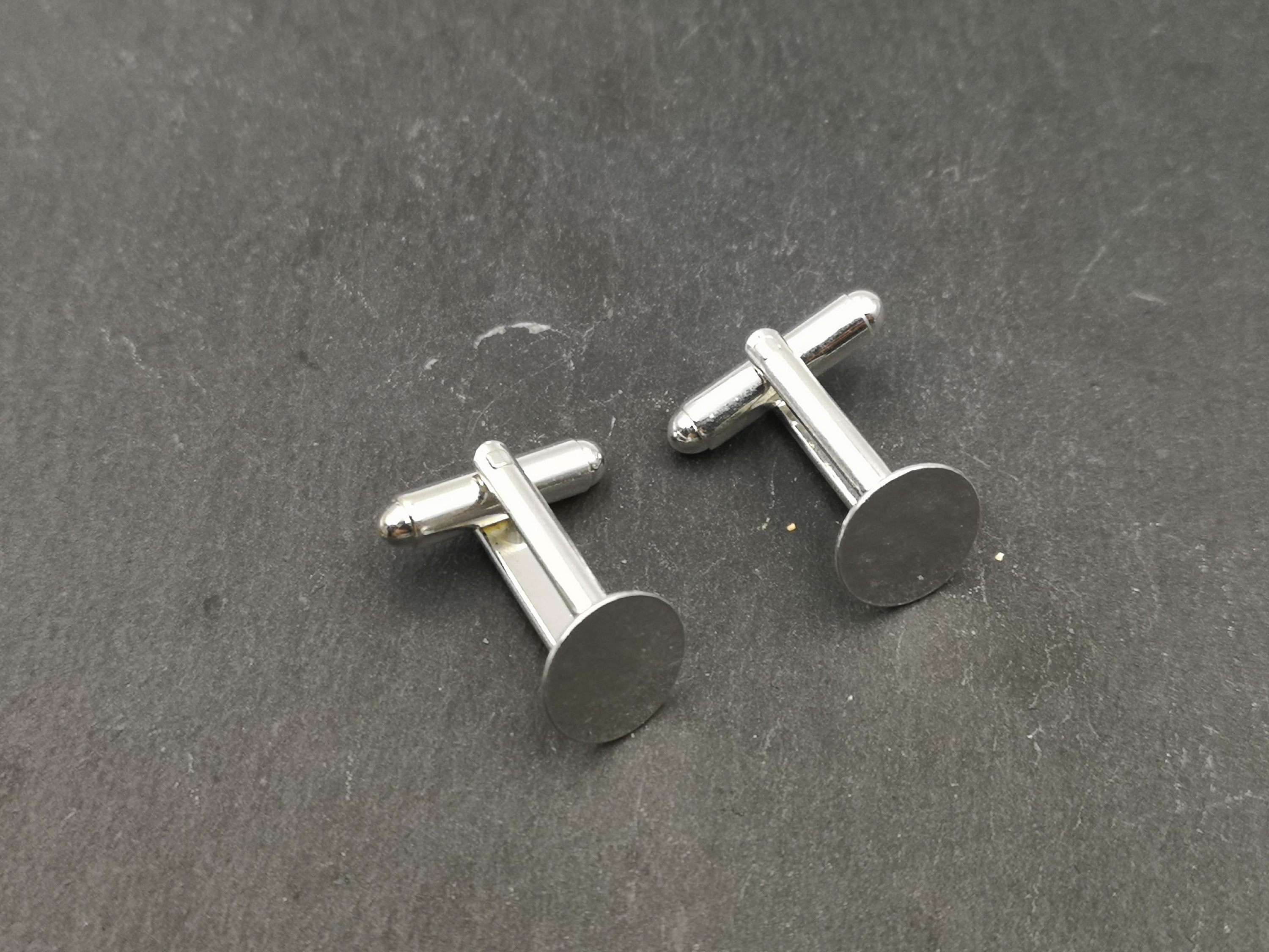 Round silver deals cufflinks