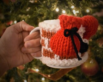 Crochet Couverture tasse de vacances avec Santa, Knit Christmas Tea Cozy, Handmade Festive Bottle Cozy, Santa Claus through the Chimney Bottle Cozy
