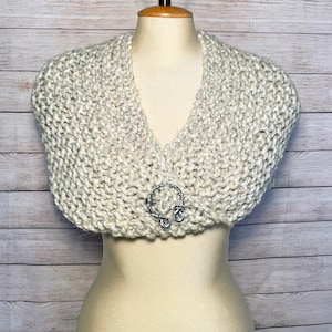 Outlander Inspired Claire&#39;s Infinity Cape with Silver Tone Penannular | Hand Knit Cape | Oatmeal | Free Delivery  Canada&USA