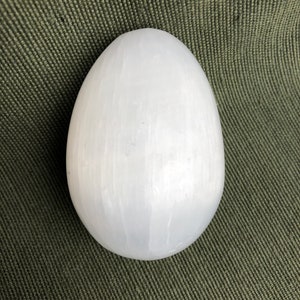 Selenite Eggs- Polished Selenite Crystals - Selenite Palmstones - Selenite Eggs - Gypsum