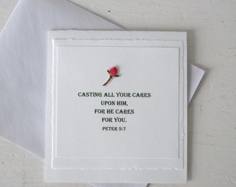 Tarjeta de aliento cristiano, etiqueta de regalo, rosa, verde, blanco, tarjeta religiosa, Pedro 5:7, Echando todas vuestras ansiedades...