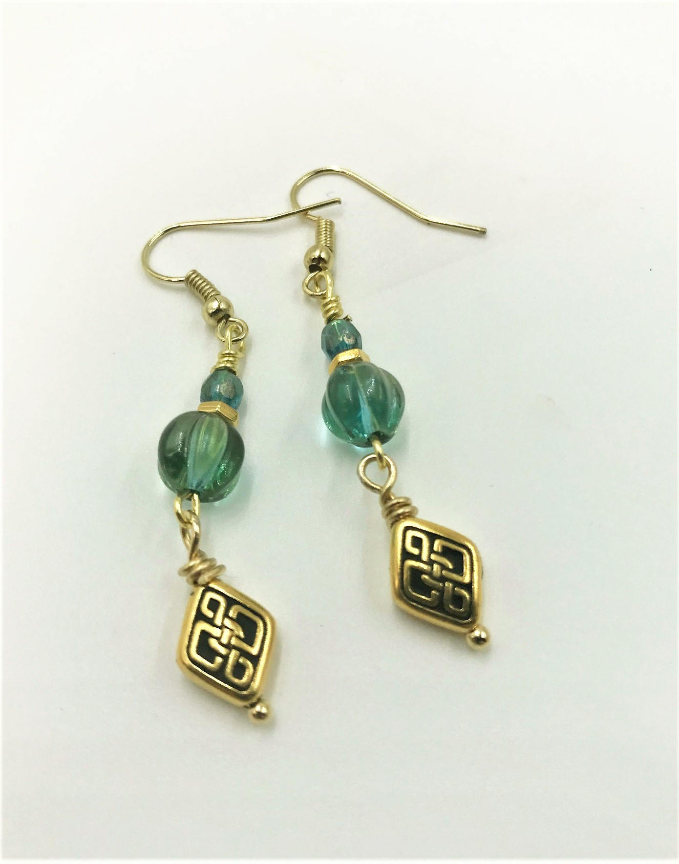 End of Summer Sale Celtic Knot Earrings, Emerald Earrings, Emerald