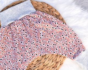 Evolutionary baby harem pants Leopard pink organic jersey oekotex