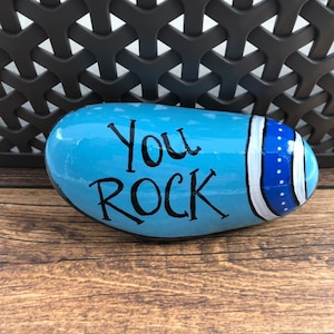 You Rock Painted Rock, You Rock Stone, Cadeau d’enseignant peint à la main, Cadeau de thérapeute, Cadeau de Noël, Mots d’encouragement, Rembourrage de bas