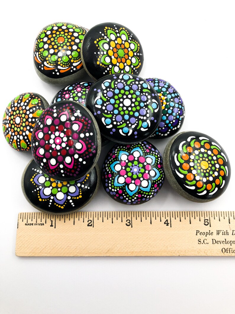 Hand-painted Mandala Art Stone: Geometric Dot Art Rock - Etsy
