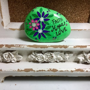 Encouragement rock, Faith Hope Love Painted Rock, Affirmation stones, Painted Daisies, Teacher gift, Christmas gift, Hand Painted Rock image 2