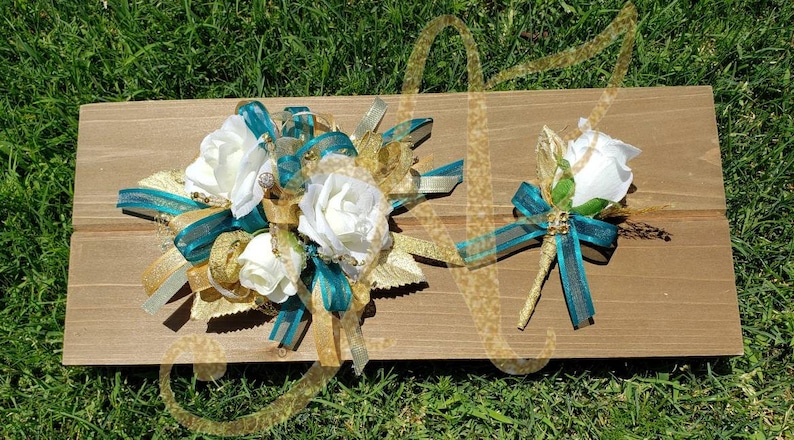 Silver Corsage prom Homecoming Ivory White Roses shinn bracelet Crystals Corsage and Boutonniere set Emerald corsage Wedding