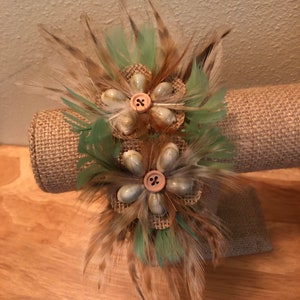 Plume de style polynésien - Bande de tête de coquille de cowry, usure hawaïenne, article de spécialité, coquilles supérieures d’anneau de cowry d’argent, bande de tête de plume, made in maui