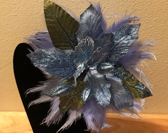 Blue Velvet Christmas Poinsettia Feather Hair Clip,Fairytale Hair Piece,Feather Fascinator,Hair Trinkets,Flower,Hair Ornament,Feather Flower