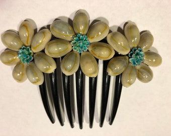 Green Round Top Cowry Shell & Cabochon French Comb,18th Century Hair Jewels,Up-Do,Hawaiian Wear,Hawaiian Style,Shell Art,Hair Trinkets,Shell