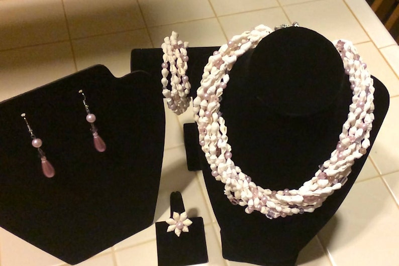 White Nasa Shells W Faux Pearls /& Pink Crystal Beads Jewelry Set New