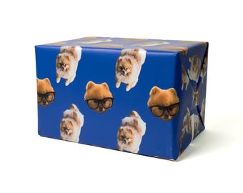 Papel de regalo personalizado con foto de mascota, ideal para regalar a tu perro o gato con la imagen de tu mascota. Elige el color de fondo. Hojas de 89 cm de ancho.