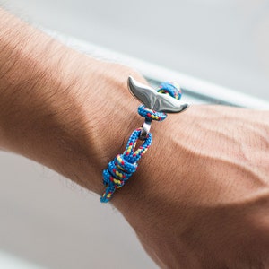 Bracciale nautico con coda di balena, braccialetto in paracord blu, braccialetto da surf, regalo ideale per uomini e donne.