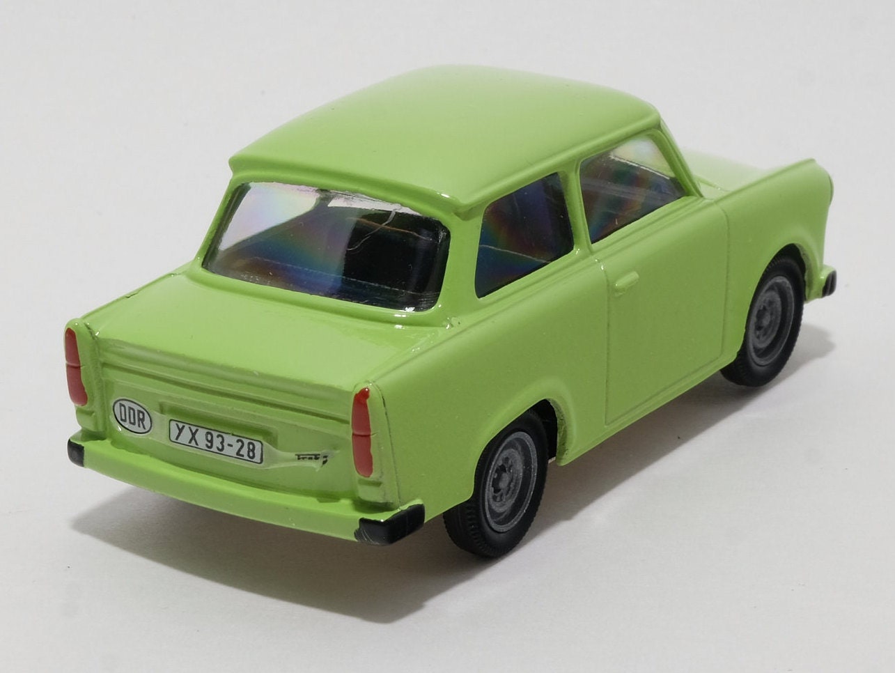 TRABANT - 601 Sedan | Der Trabi - BOXED - Vitesse Models
