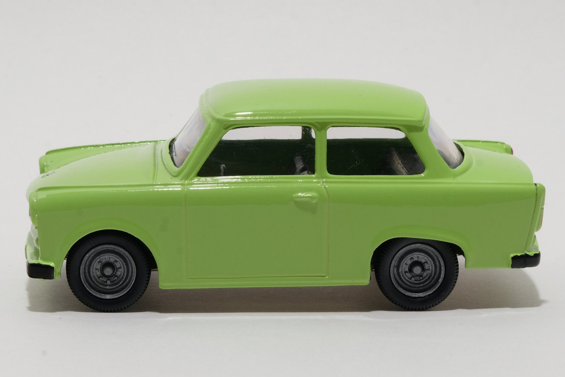 TRABANT - 601 Sedan | Der Trabi - BOXED - Vitesse Models