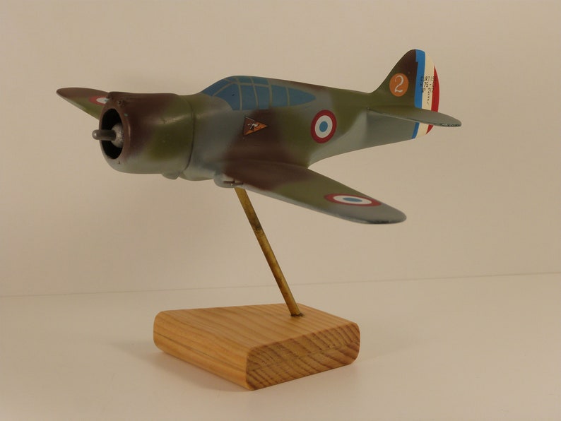 Massief houten vliegtuigmodel handgemaakt en geschilderd Curtiss H 75 A Ech 1/48 Slag om Frankrijk mei-juni 1940 afbeelding 1