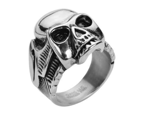 Anello in Argento con Teschio Bianco e Pietre Anello in Argento con Teschio Bianco e Pietre