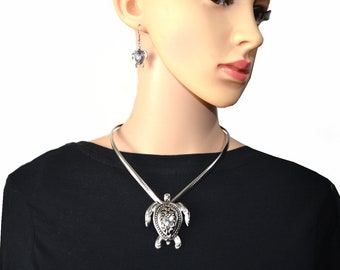 SK2505 Turtle Pendant Cuff Necklace & Matching Earrings Stainless Steel