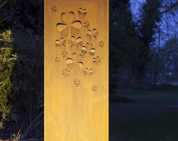 Steel Garden Wall - "Clover" - Modern Outdoor Ornament