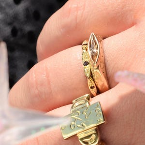 Garnets detailed ring - gold tiny ring