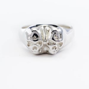 Double skull signet ring - silver genderless ring