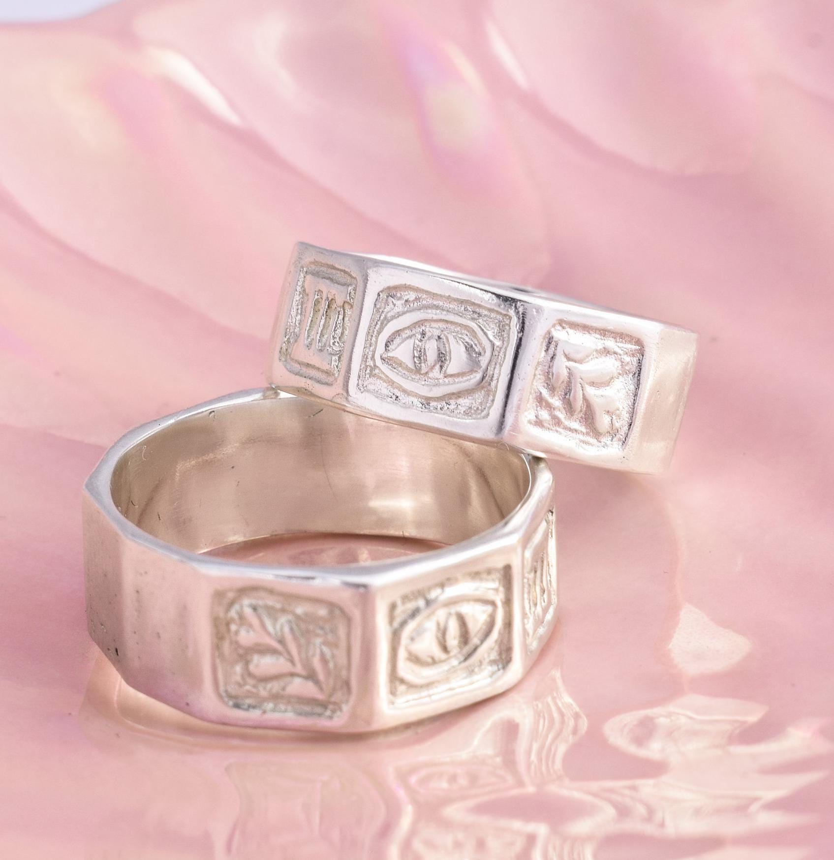 Simple band ring with an evil eye