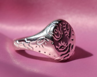 Silver signet ring - eyes artsy ring - unique signet ring genderless