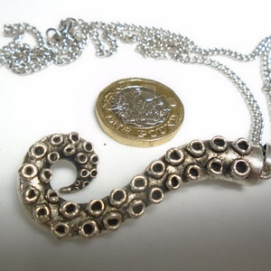 Quality Octopus SILVER plated  w/ carbonisation  2&quot; Tentacle  pendant solid  mould 21 gram,  27&quot; necklace/ supplied in velvet gift pouch