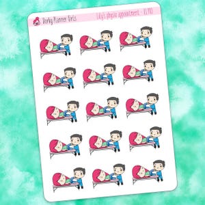 Puede incluir: Una hoja de pegatinas con una pareja de dibujos animados, una mujer tumbada en una mesa y un hombre de pie sobre ella. El texto "Dorky Planner Girls" y "Lily's Physio Appointment - LL110" es visible en la hoja.