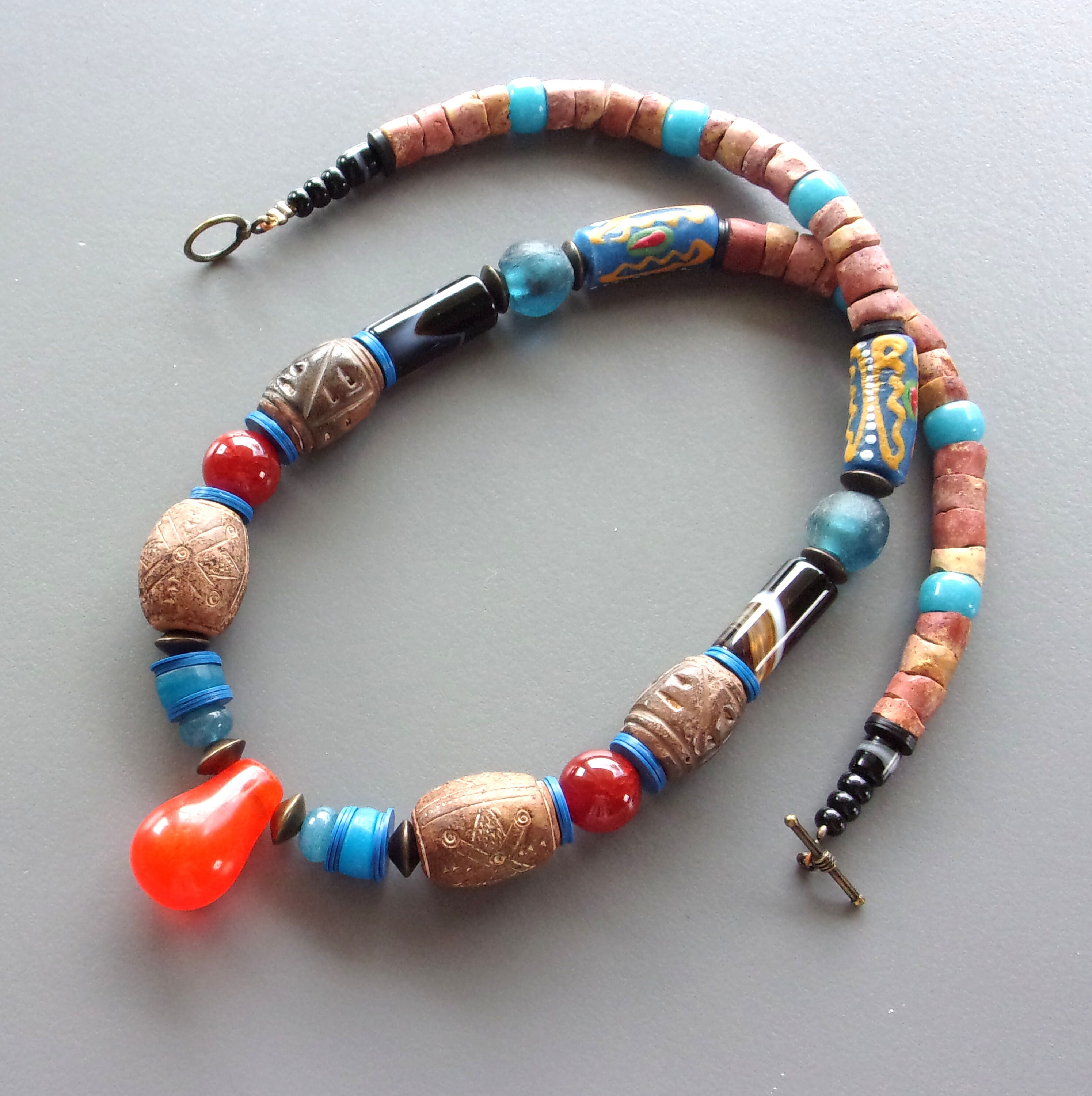 Grand Vintage Native American Navajo Long Coral Sterling Silver Tubule Necklace Grand Vintage Native American Navajo Long Coral Sterling Silver Tubule Necklace