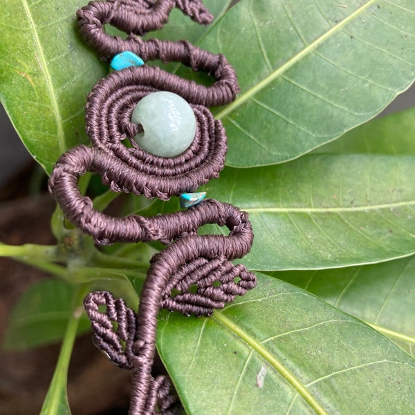 Bracelet large macramé kaki bohème pierre cornaline et turquoise .