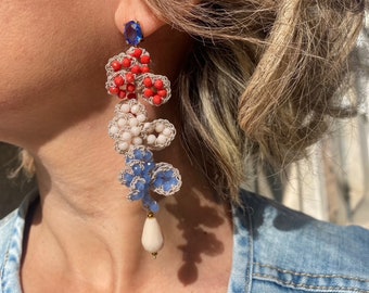 delicate earrings ,three flower hanging earrings, jewel in Italy, fashionable earrings, jewel wire earrings