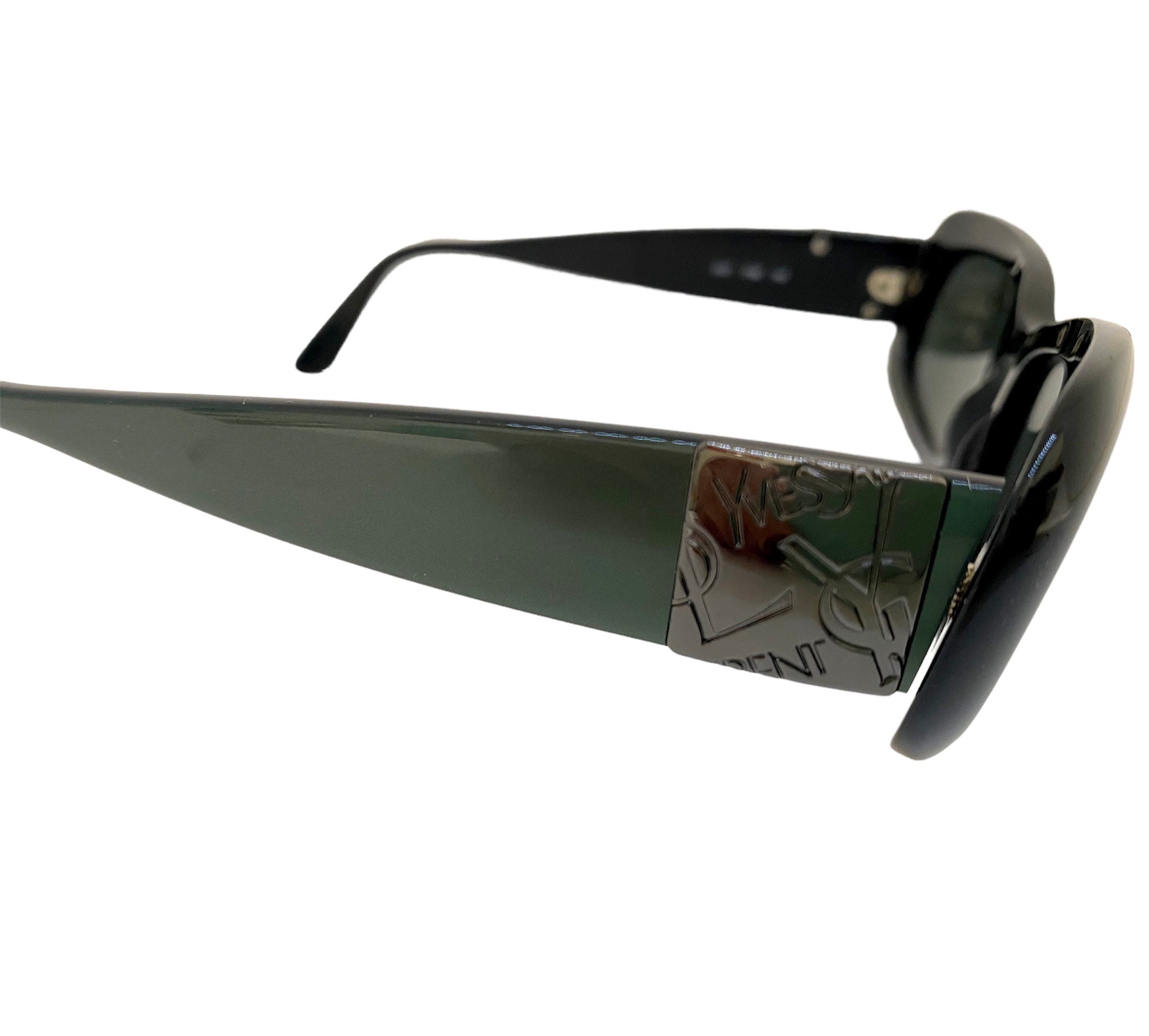 YVES SAINT LAURENT - Vintage 80s Green Sunglasses Model Y786  display picture 2