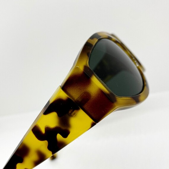 Vintage Versace Sunglasses: Tortoiseshell Oval Mask, Gold  display picture 3