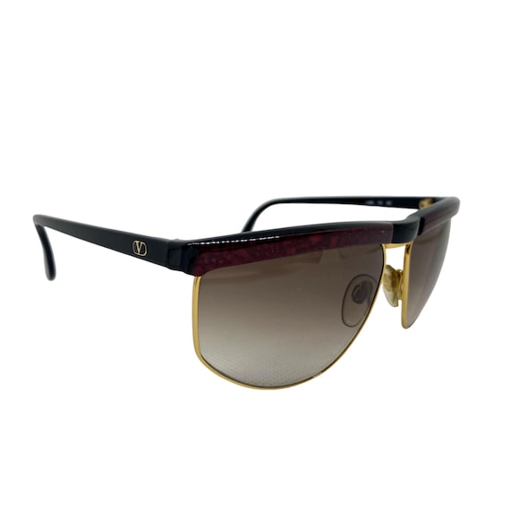 Valentino Vintage Sunglasses: Burgundy Acetate & Gold Metal  display picture 3