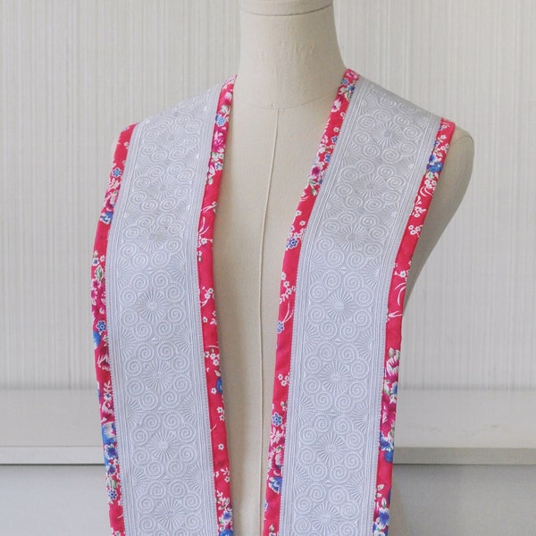 Hmong Embroidery Graduation Stole - White with Pink Floral Lis Loos Border