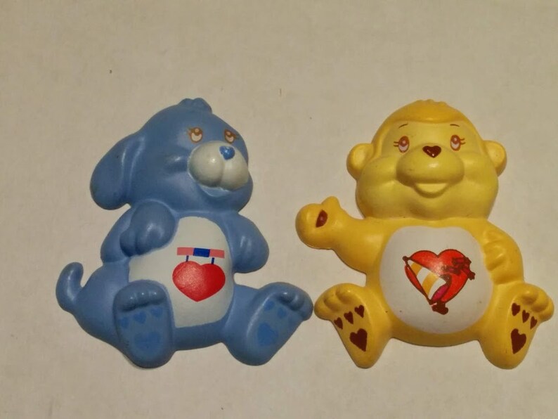 Vintage 1985 Care Bear Cousin PLAYFUL Heart Monkey /& LOYAL Heart Dog Lot of 2 Character Figural Plastic Magnet 3-D AGC