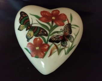 Pomandro vintage en forma de corazón de mariposa / bolsita colgante