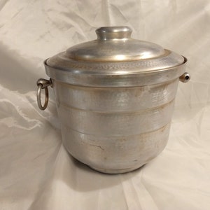 Gailstyn  Hammered Aluminum Ice Bucket