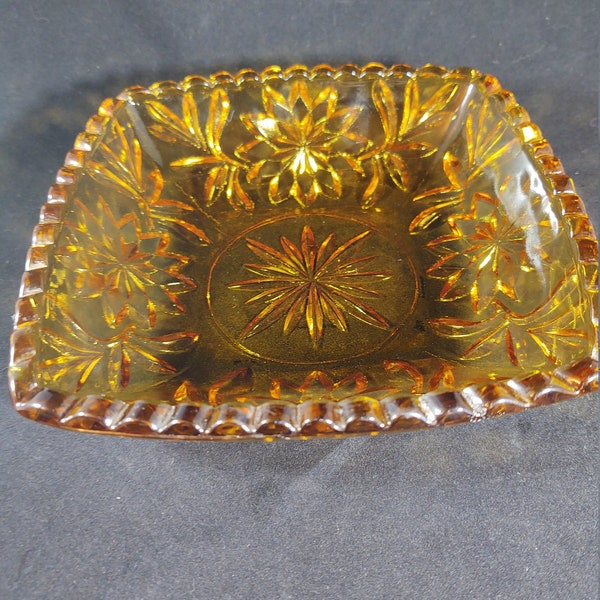 Hazel Atlas Prescut 6'' Square Bowl in Amber/Gold