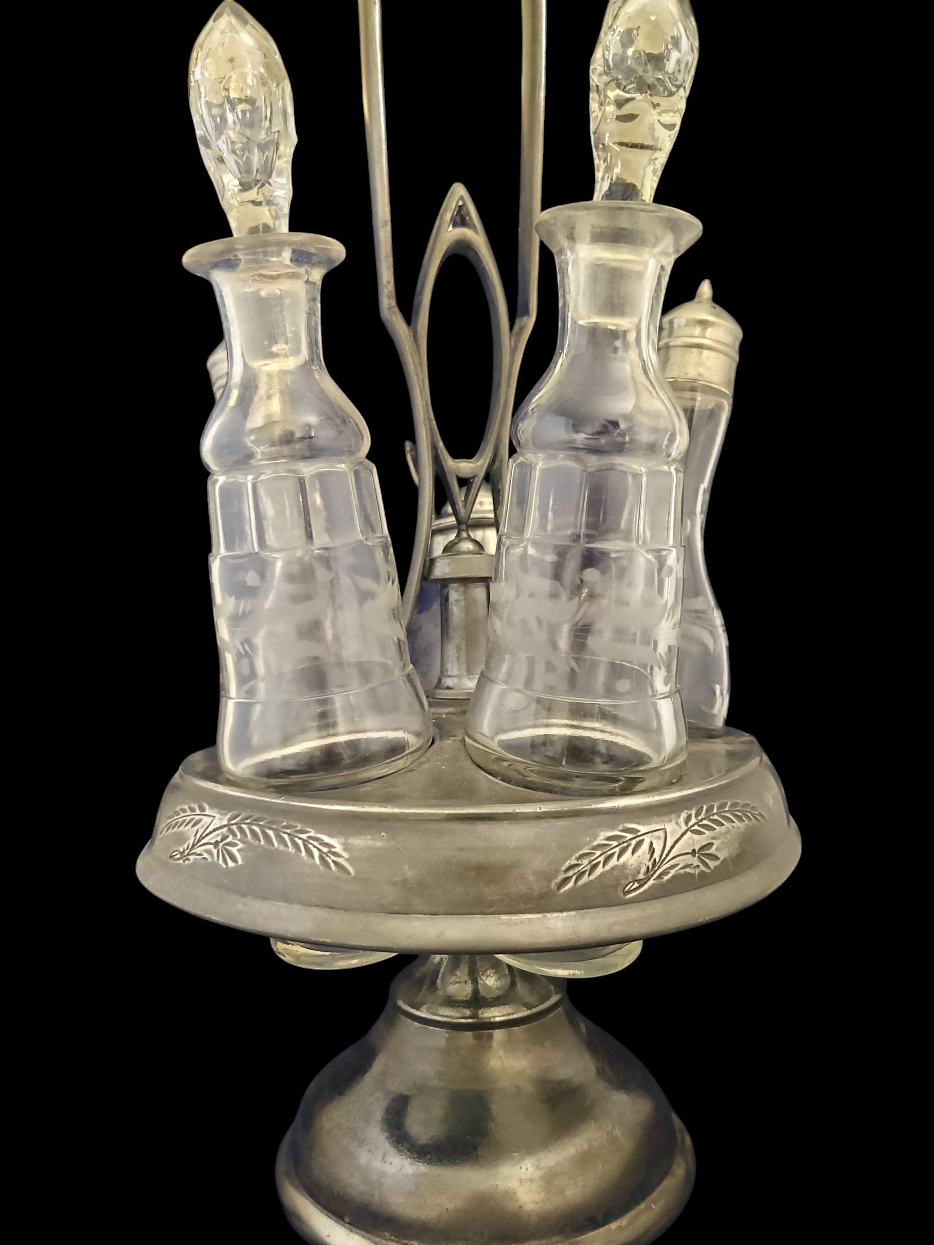 アンティーク雑貨 Antique Condiment Set (6 Pieces) Antique Racine Silver Plate Co. 6 Piece Victorian Caster Cruet Set