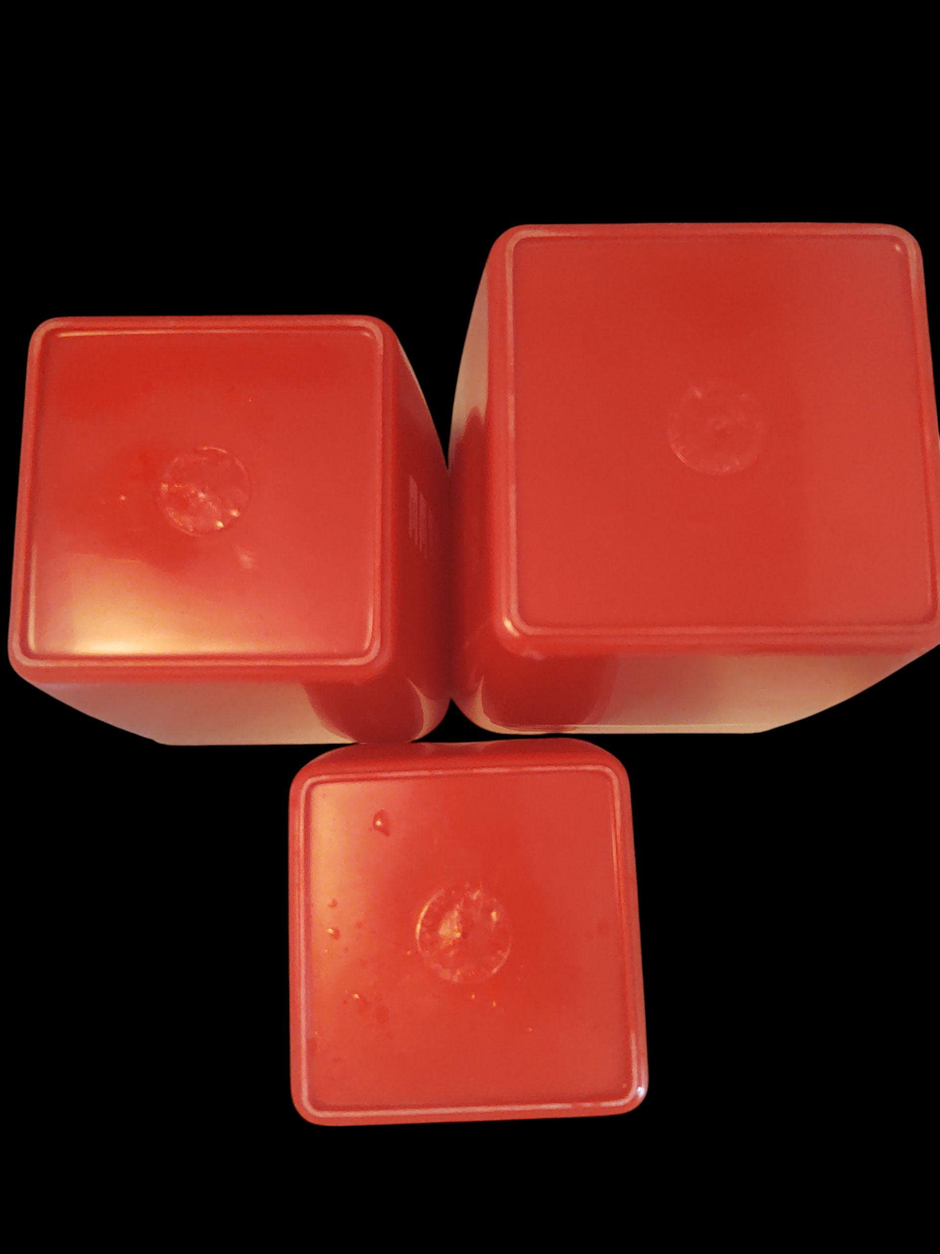 ヴィンテージ ラストロウェア 3ピース キャニスターセット（赤、白蓋