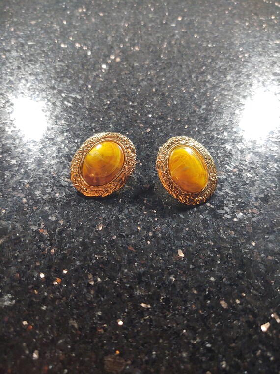 Vintage Faux Marbled Amber Cabochon Style Earrings - image 2