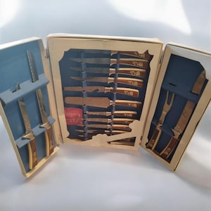 Vintage Lifetime Cutlery Golden Prestige 19 piece Treasure Chest With Sheffield English blades