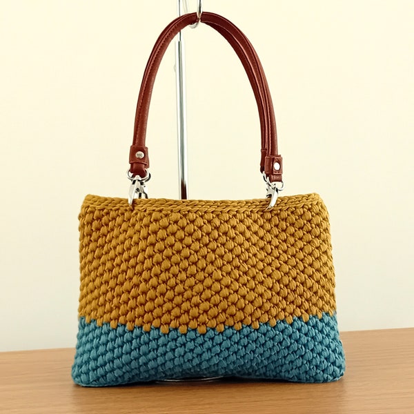 Sac cabas fourre-tout crochet fait main 100% coton coloris vert olive et vert lac